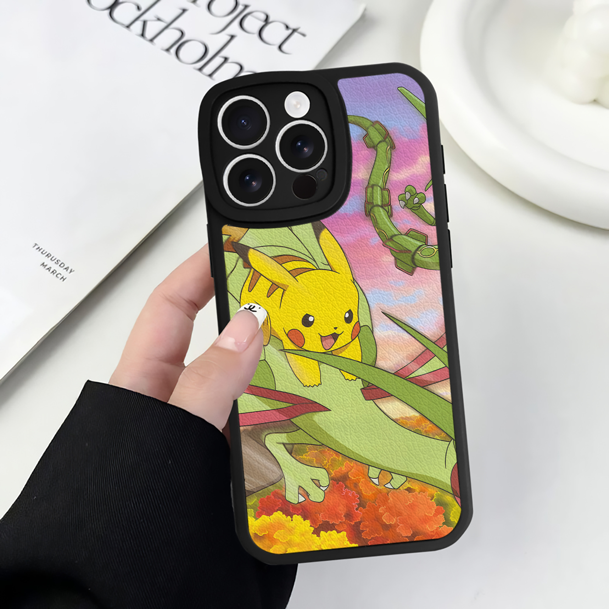 （画像用） ポケットモンスター Pokémon 【iPhone 16シリーズ対応】シリコンスマホケース（レザー調） 材質：シリコン